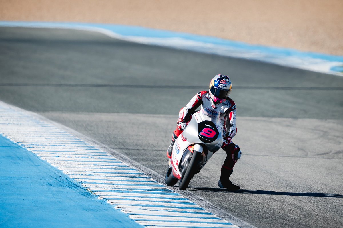 Start Dari Grid Ke-17, Veda Ega Nyaris Podium Di Jerez Dan Finis Keenam