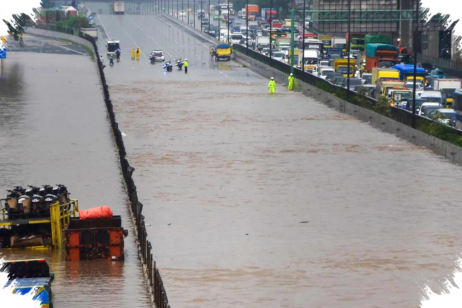 Hujan Masih Menyergap Jawa Barat Hingga Isya, Ini Daftar Wilayah yang Perlu Waspada