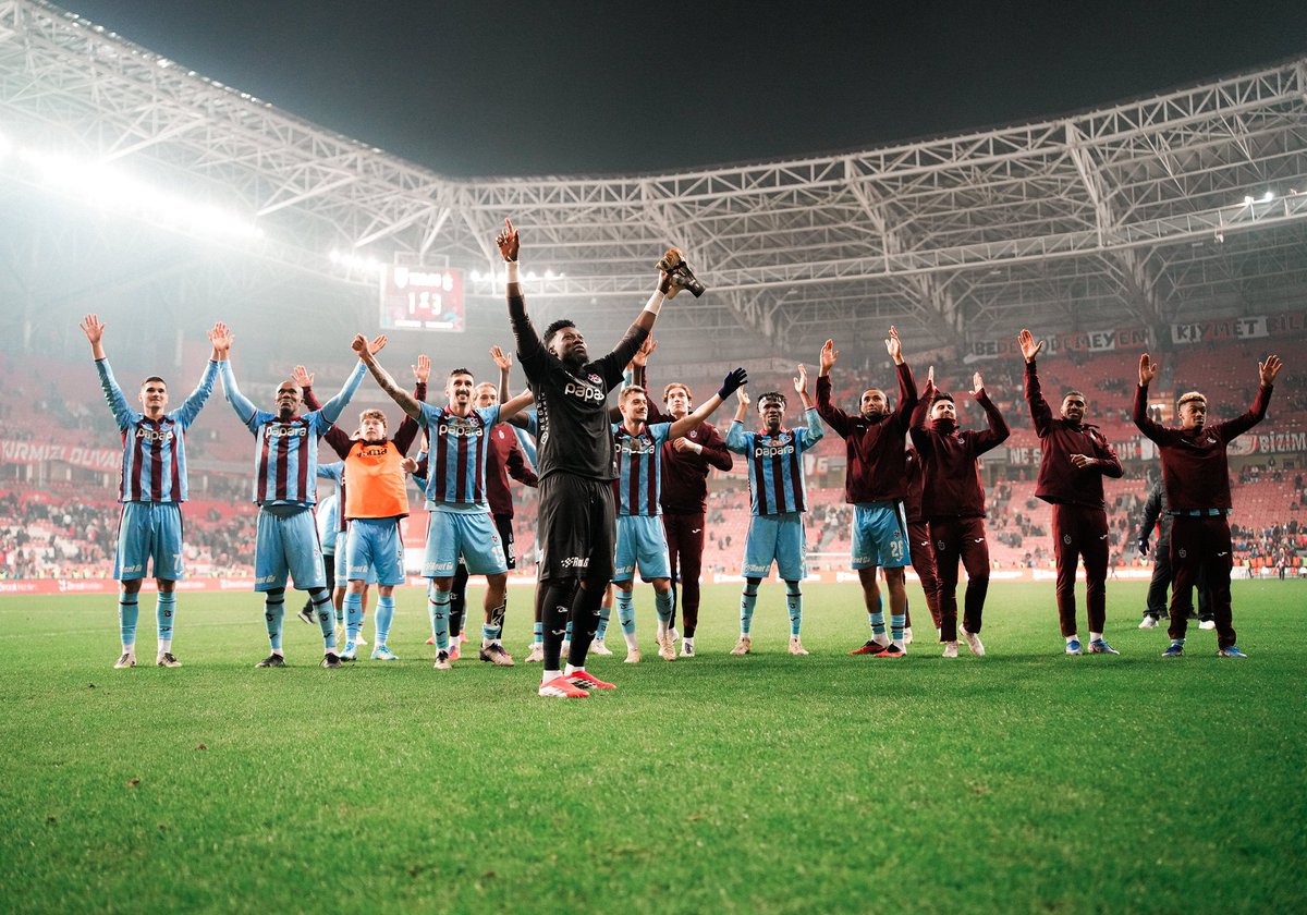 Andre Onana Baca Tiga Penalti, Trabzonspor Lolos ke Final Piala Turki