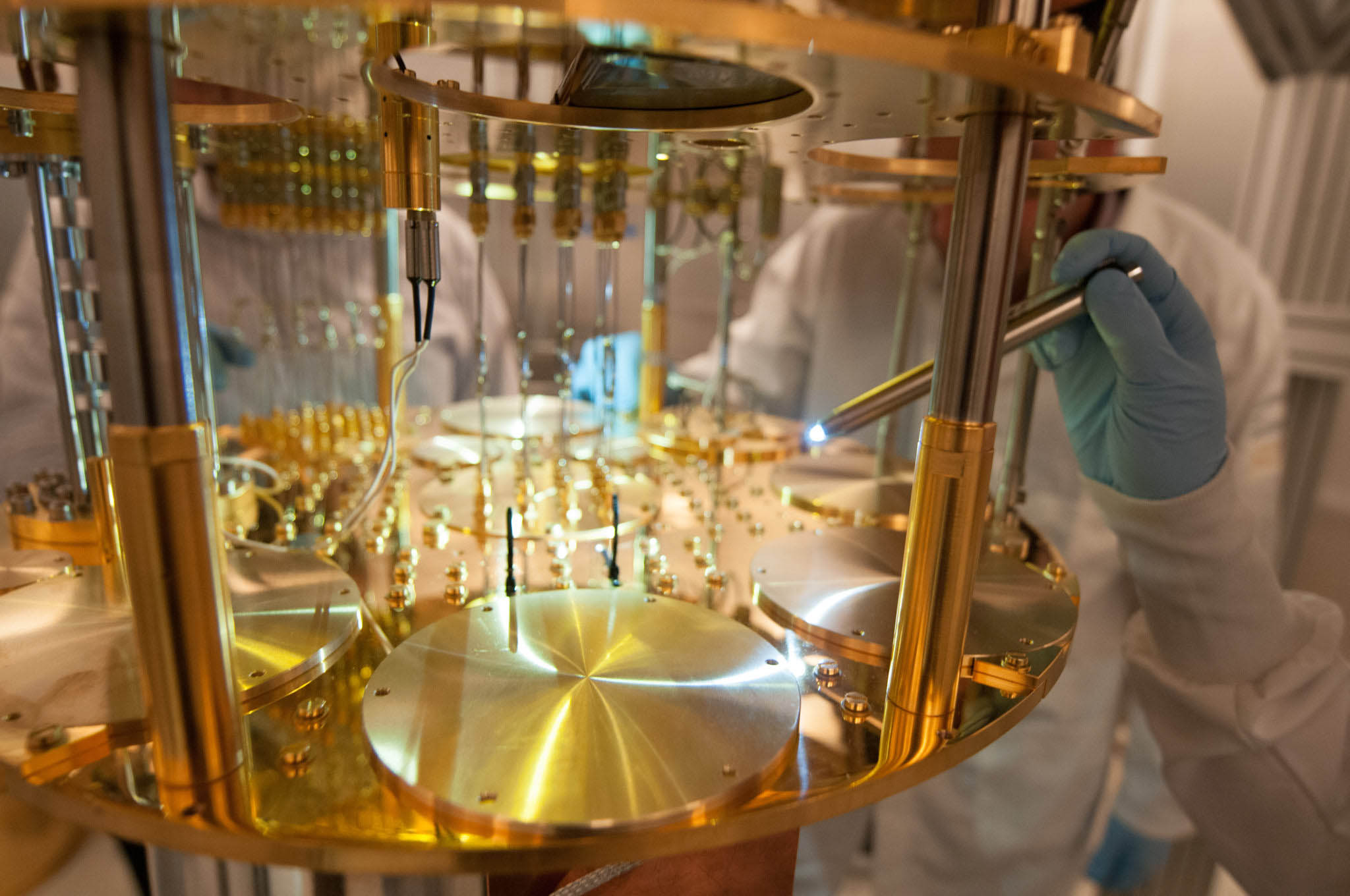 Quantum Gate Menyeberang Dua Meter, Oxford Satukan Dua Superkomputer Kuantum Jadi Satu Mesin