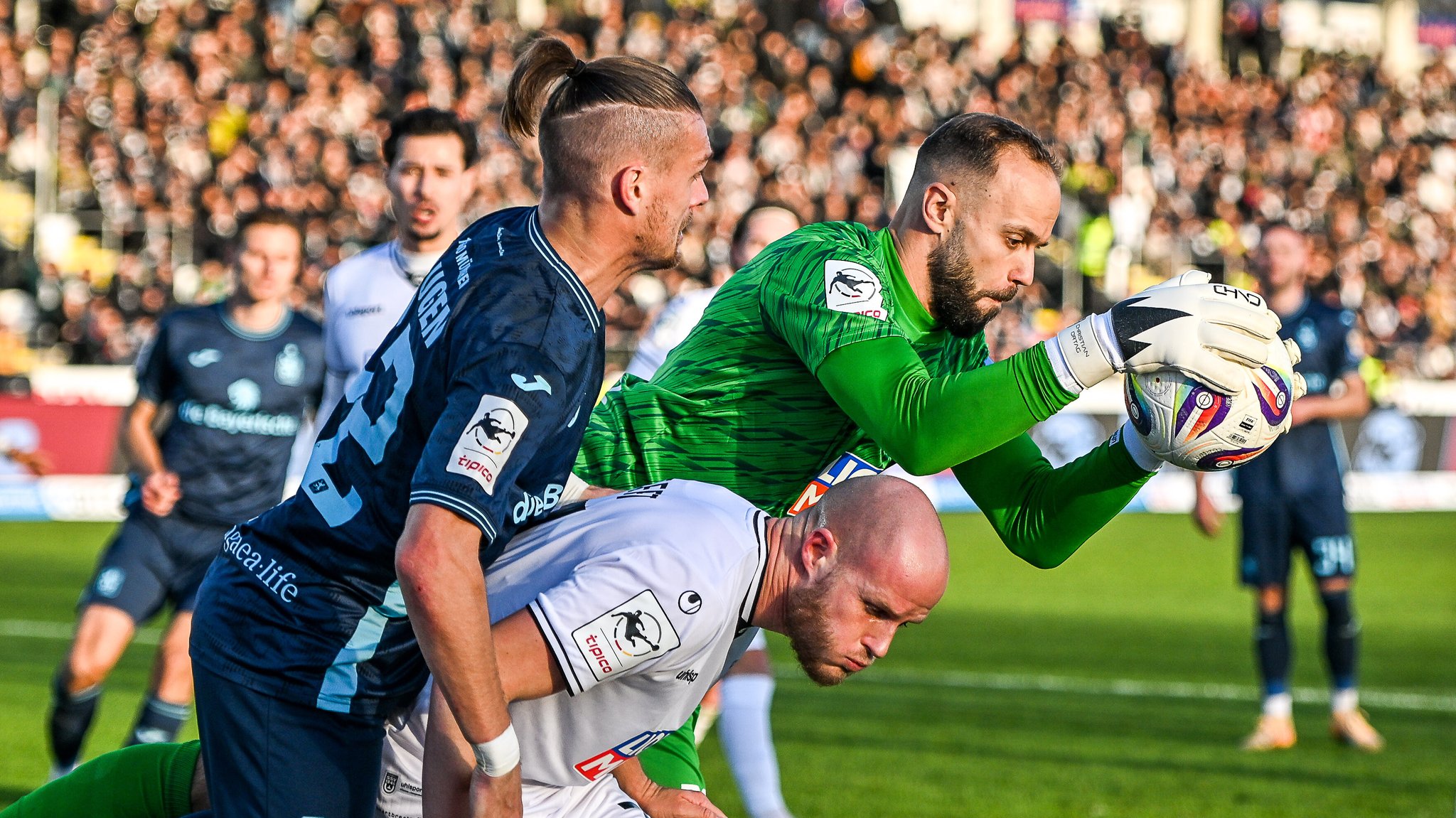 TSV 1860 Akhiri Puasa Kemenangan Lewat Drama 3-2, Ulm Makin Terjepit di Zona Degradasi