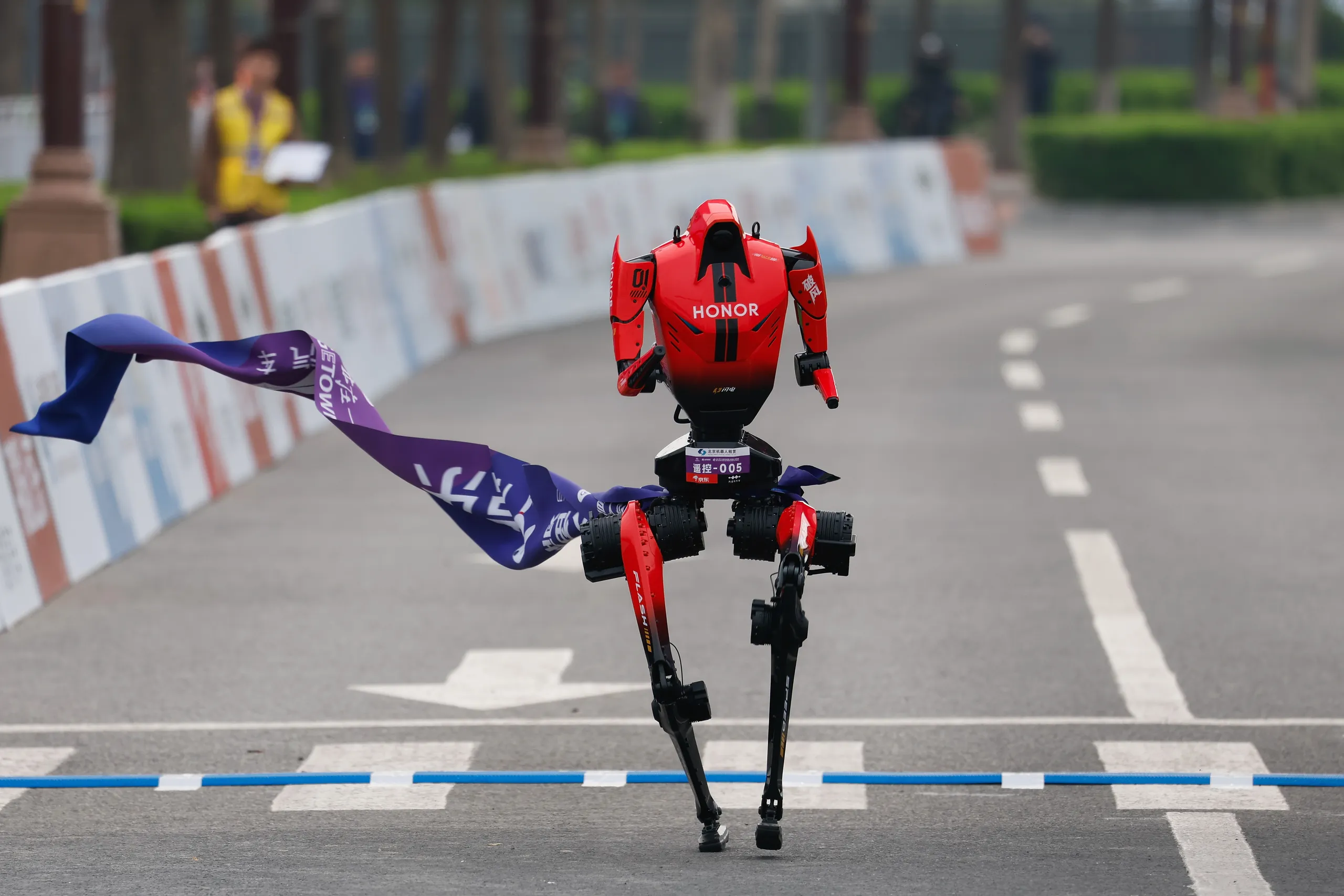 Robot Kalahkan Manusia di Half Marathon, Rekor Dunia Tumbang dalam 50 Menit 26 Detik
