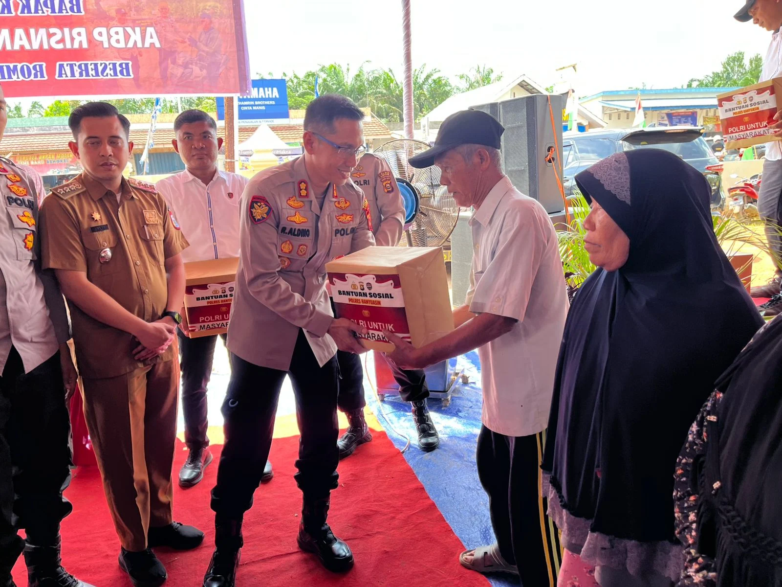 Polres Banyuasin Turun Langsung Salurkan Bansos, Uji Kesiapan Kamtibmas di Air Kumbang