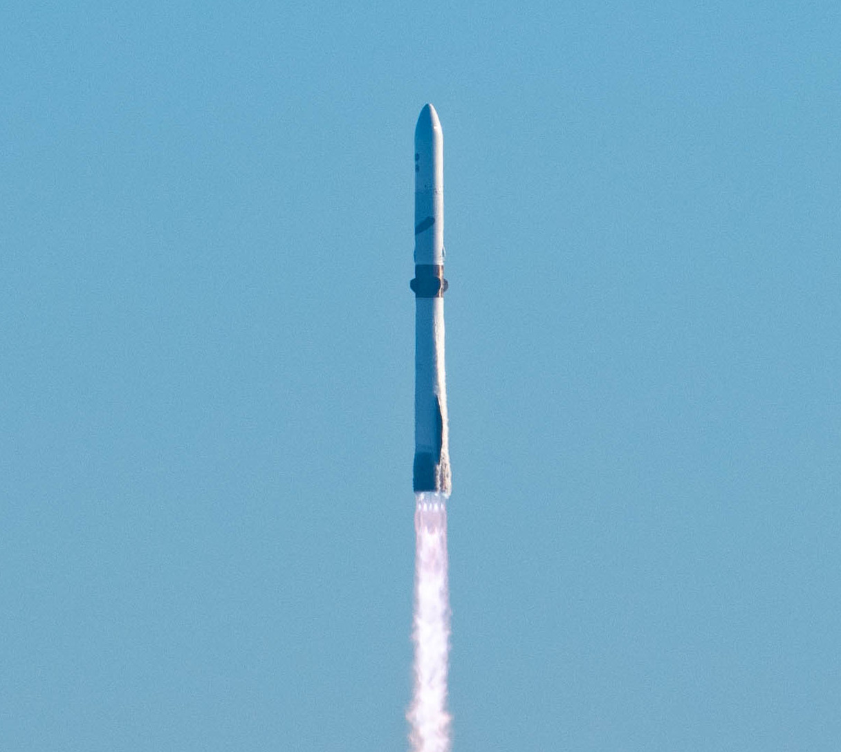 New Glenn Bekas Pakai Mendarat Sempurna, BlueBird 7 Meluncur Ke Orbit Yang Tak Tepat