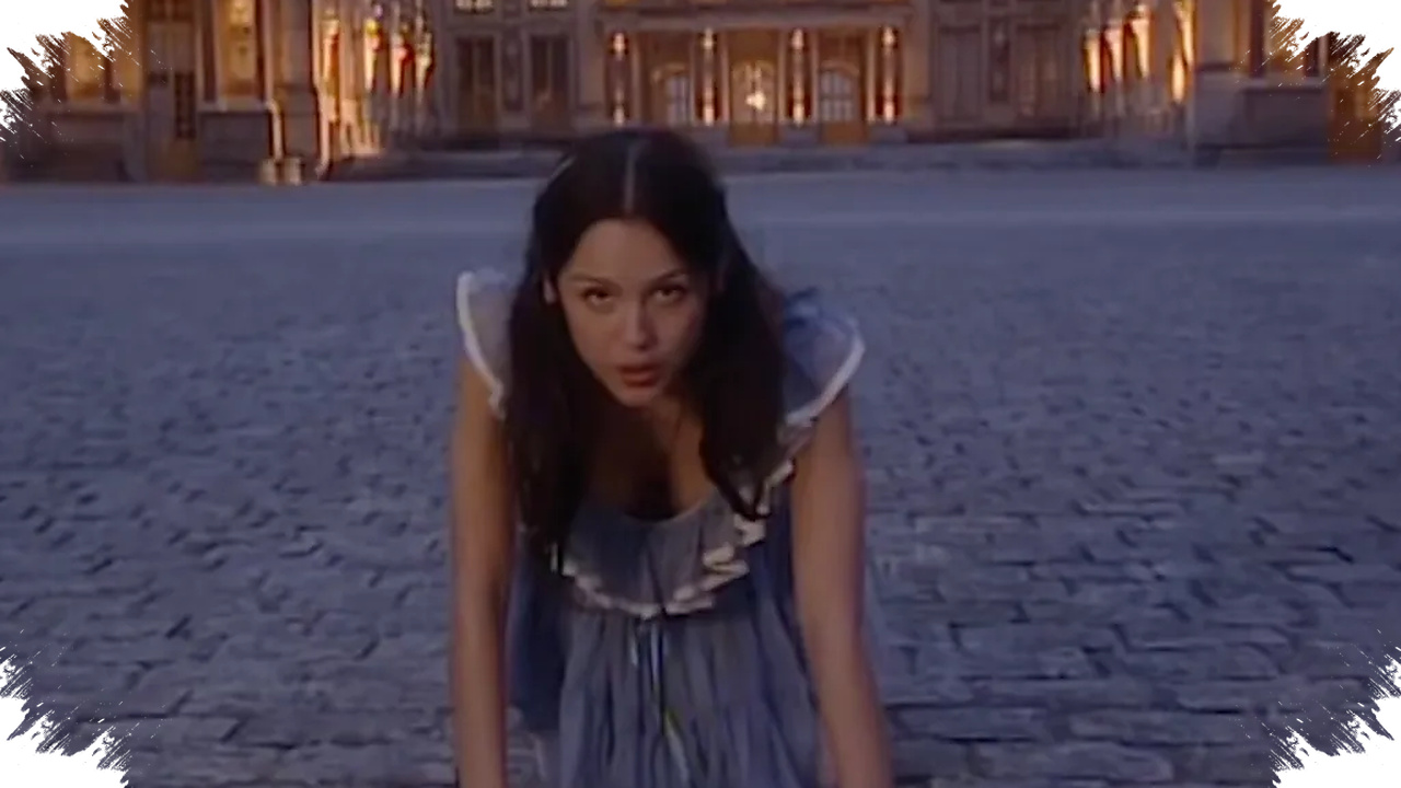 Olivia Rodrigo Sendirian Di Versailles, Video “Drop Dead” Hadirkan Drama Baru