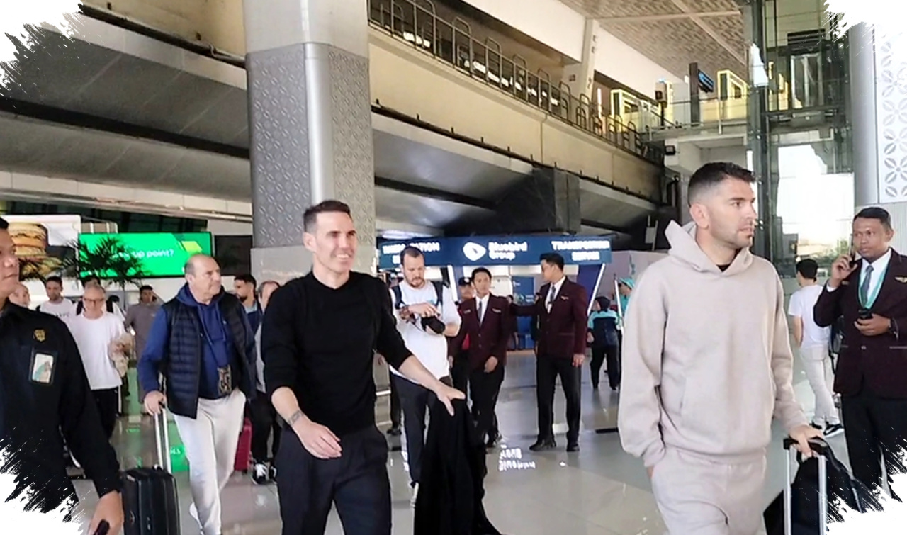 Kluivert Tiba Sore Ini di Jakarta, Clash Of Legends Siap Panaskan SUGBK