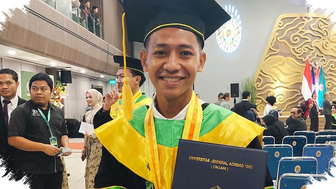 Di Tengah Jadwal Persib Dan Timnas, Beckham Putra Resmi Sarjana Ilmu Pemerintahan