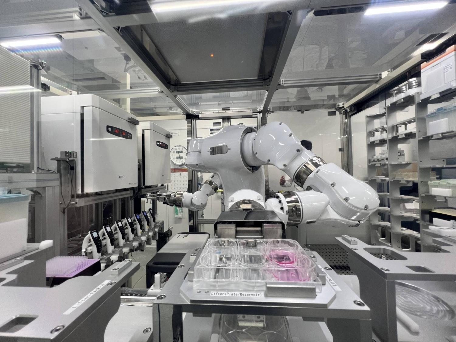 Lab Medis Jepang Tanpa Staf Manusia, Robot Ini Bekerja 24 Jam Tanpa Henti