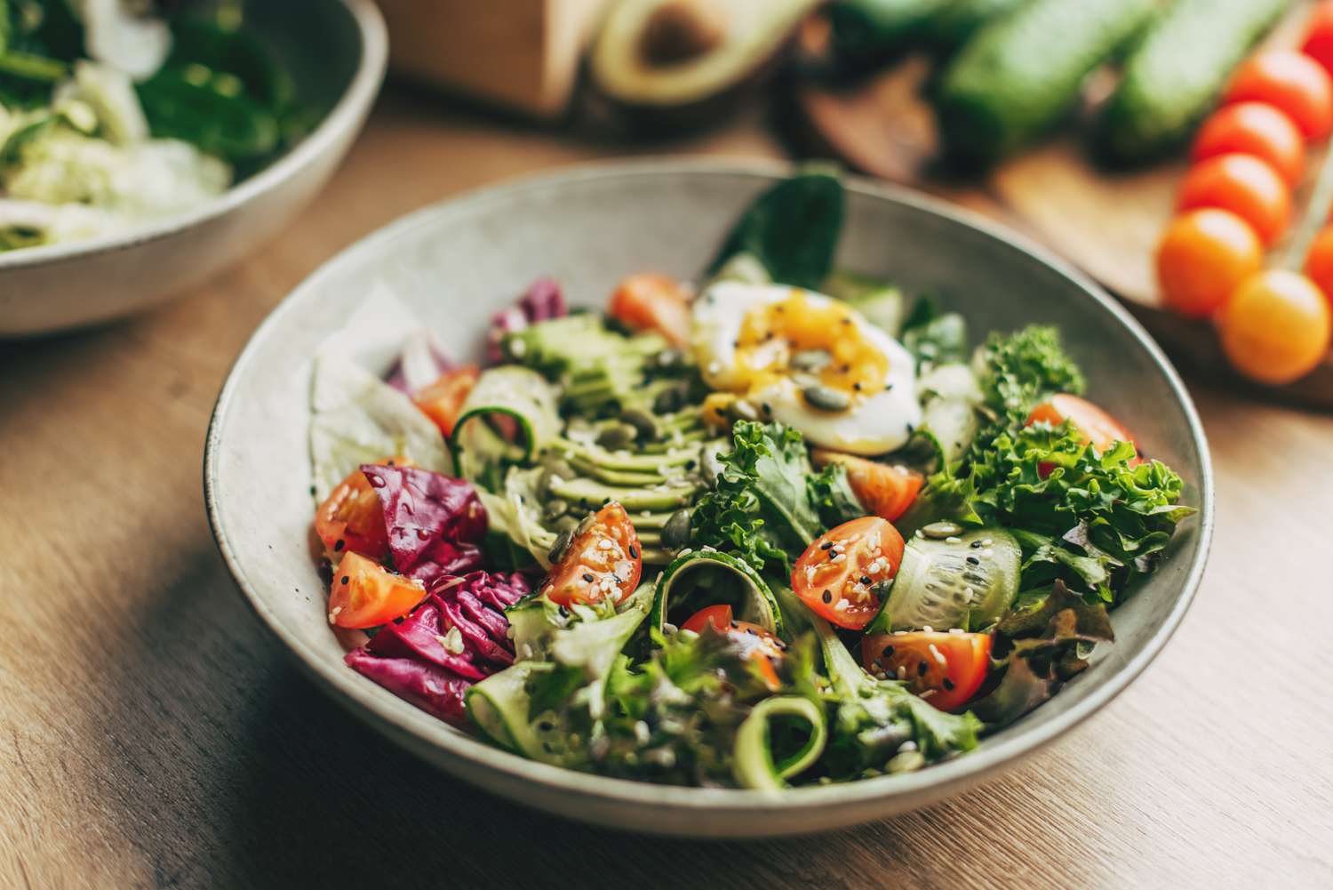 5 Topping Salad Tinggi Protein yang Bikin Kenyang Lebih Lama Tanpa Ribet