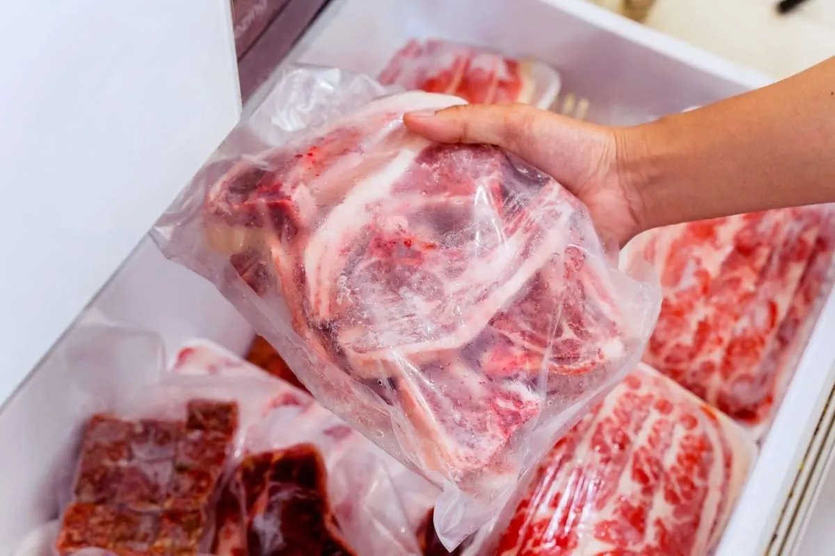 Jangan Langsung Masuk Freezer, Cara Simpan Daging Kurban Ini Cegah Bau Tak Sedap