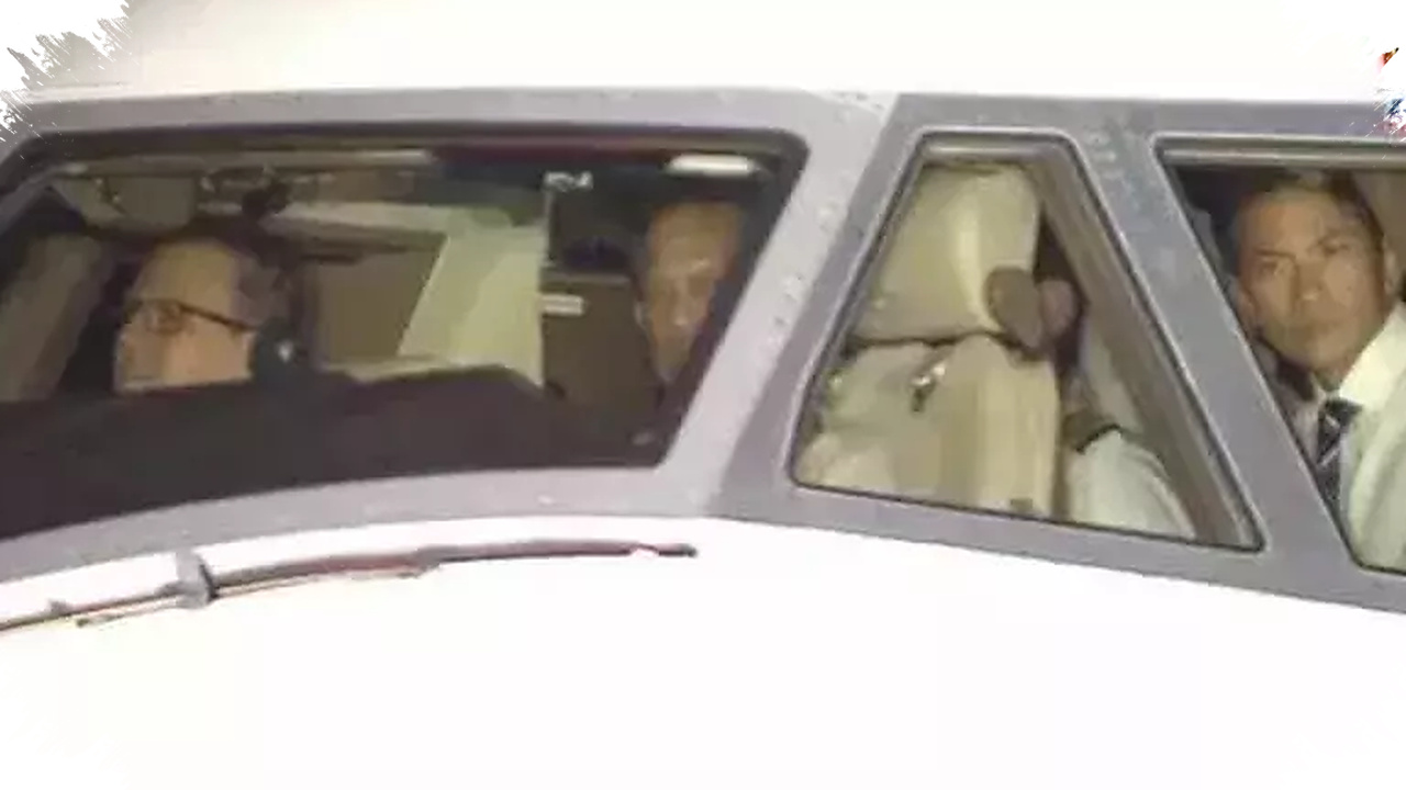 Sultan Brunei Terbangkan Pesawatnya Sendiri ke Cebu, Tiba Bersama Putranya Untuk KTT ASEAN