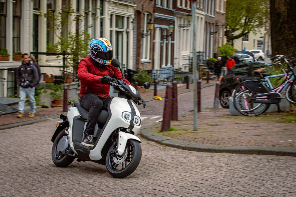 Yamaha NEO’s Sudah Dijual di Luar Negeri, Di Indonesia Masih Sekadar Dipamerkan