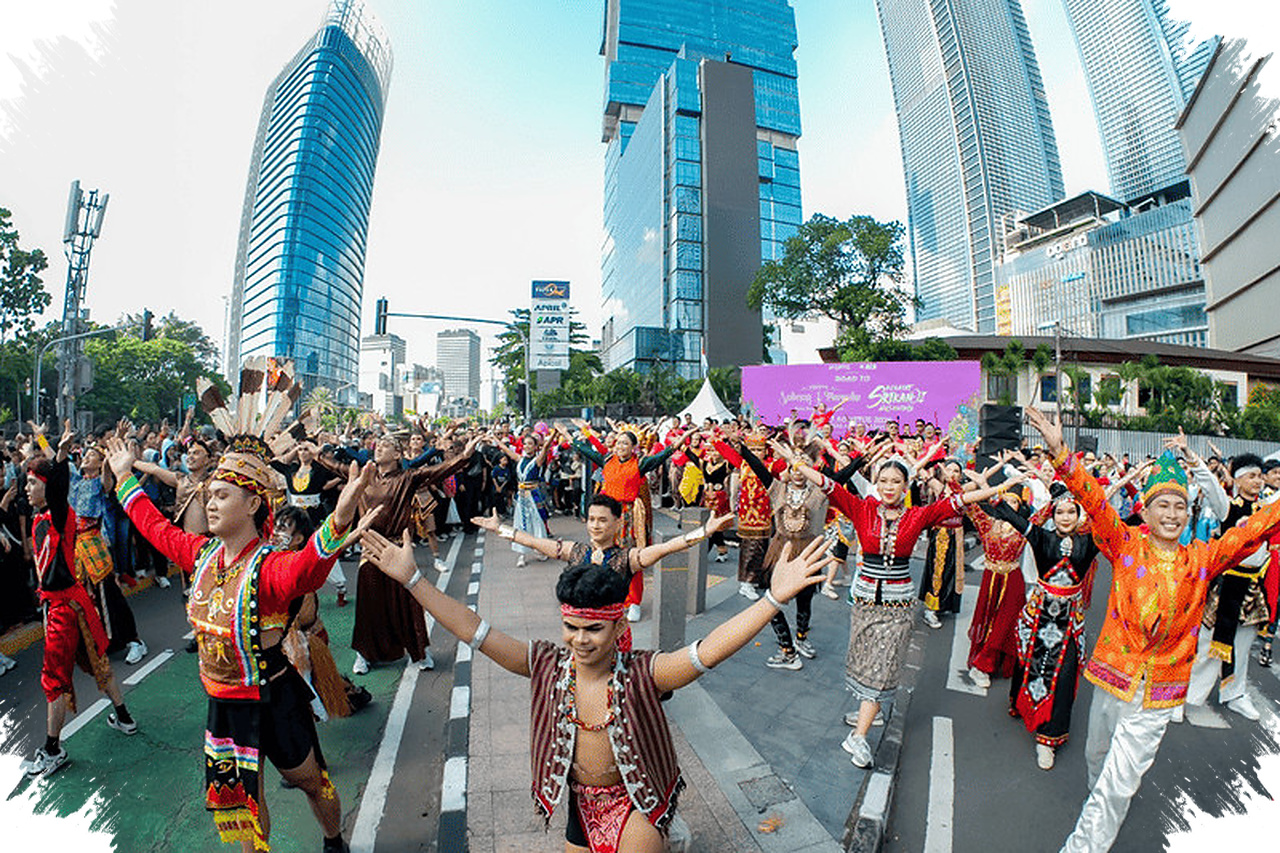 200 Penari Ubah Bundaran HI Jadi Panggung Budaya, Sabang Merauke Menyapa CFD