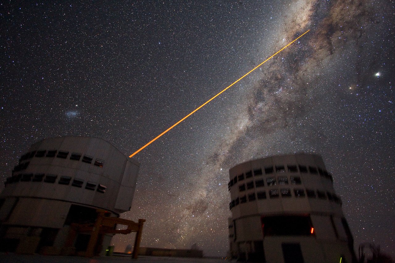 Laser Tembak Langit Di Atacama, Foto ESO Ini Tampak Seperti Adegan Star Wars