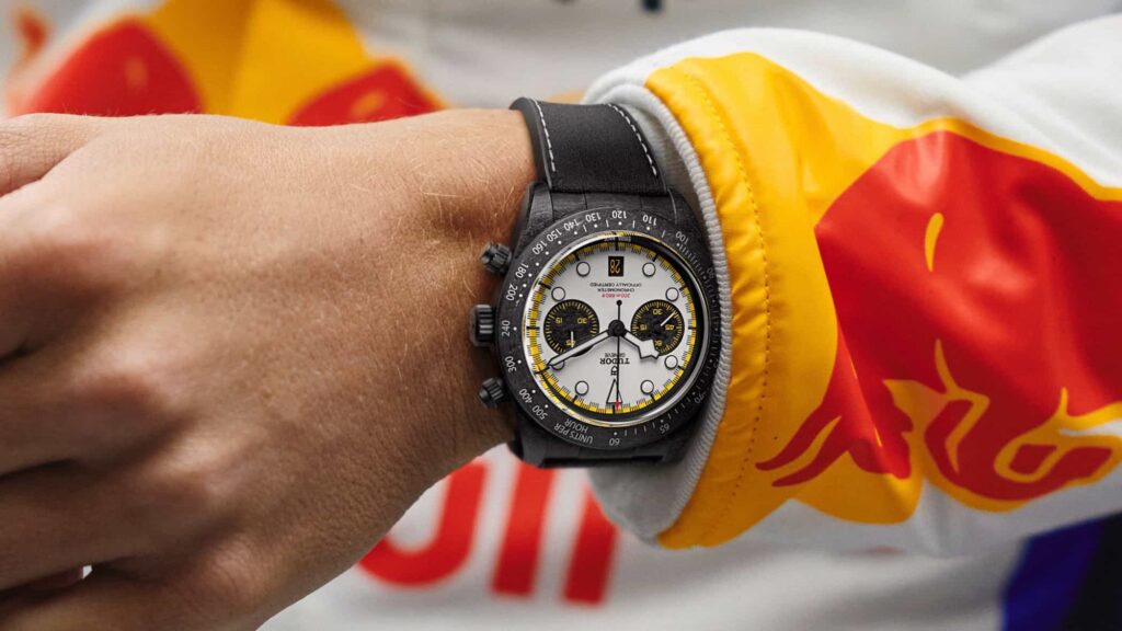 Tudor Black Bay Chrono Carbon 26 Meluncur, Aura Mobil Balapnya Sulit Diabaikan