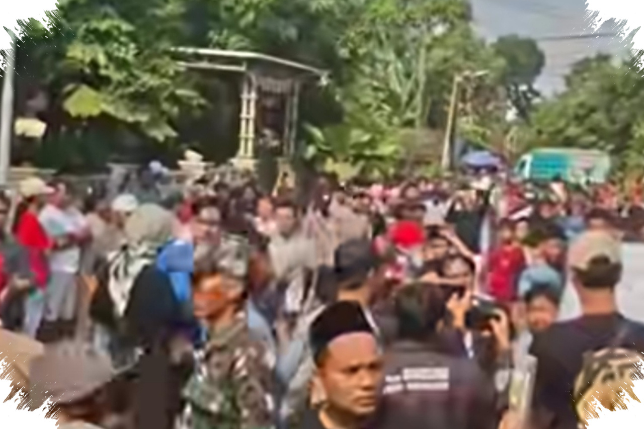 Puluhan Santriwati Diduga Dilecehkan, Ribuan Massa Kepung Ponpes di Pati, Polisi Perketat Pengamanan