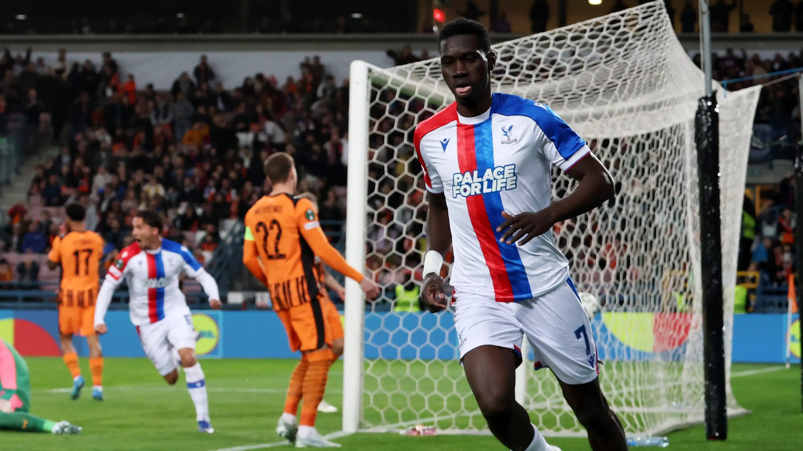Crystal Palace Gebrak Shakhtar 3-1, Final Kini Tinggal Butuh Satu Hasil Imbang