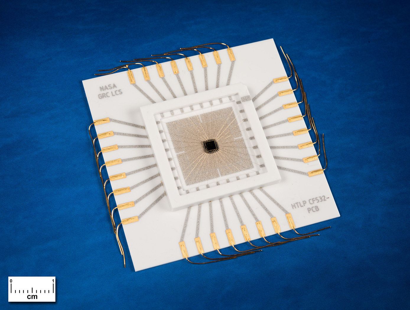 NASA Kirim “Hello Universe”, Chip Kecil Ini Lari 500 Kali Lebih Cepat dari Generasi Lama