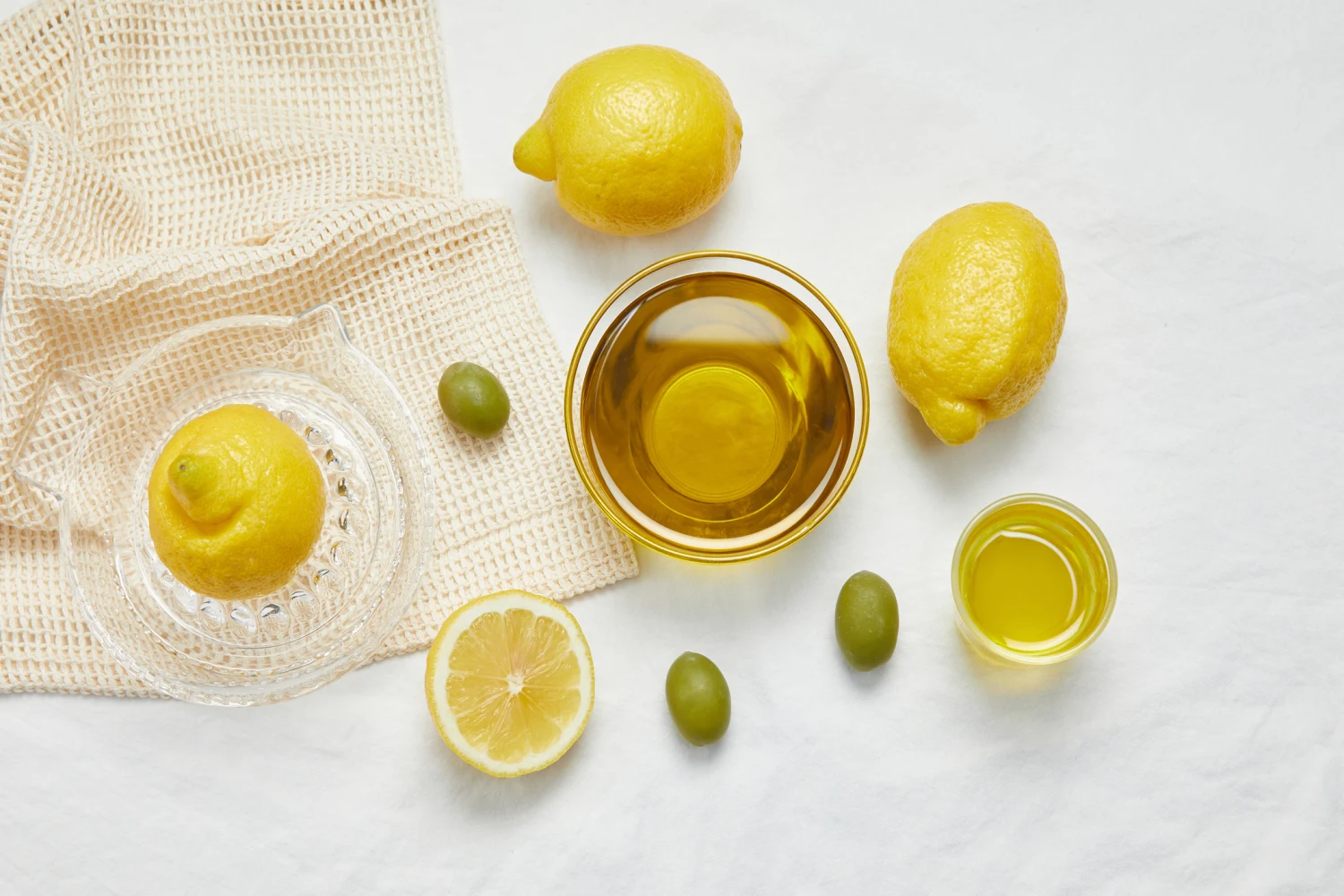 Olive Oil Lemon Shot Pagi Hari Bukan Detoks Instan, Tapi Punya 4 Manfaat Ini