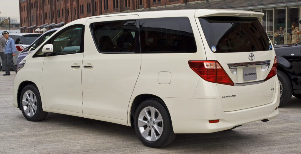 Toyota Alphard 2008 Dilelang Rp 99 Jutaan, Nopol Masih Terblokir ETLE