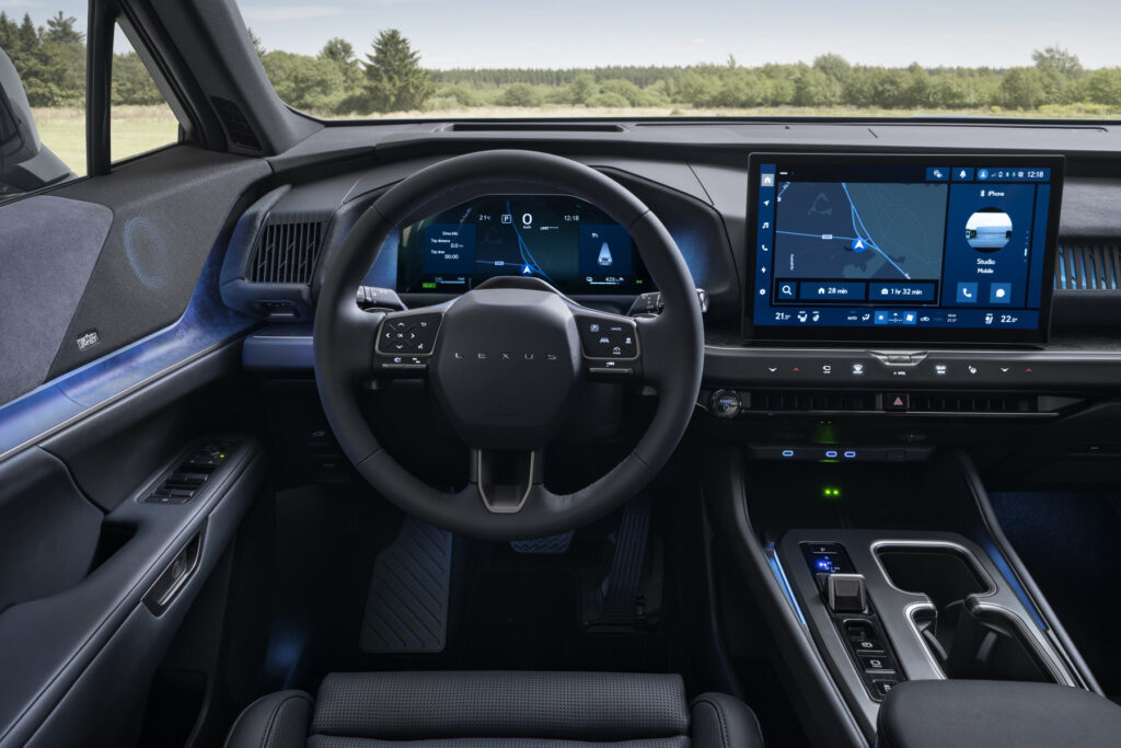Lexus TZ Tak Mengejar Kecepatan, Kabin Senyap dan Mewahnya Justru Jadi Andalan