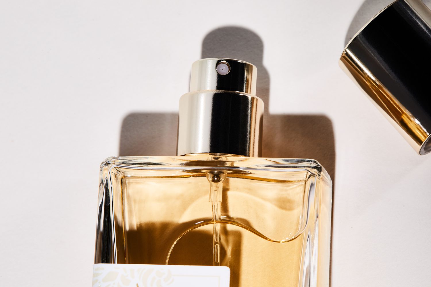 5 Parfum Fresh Ramah Kantong yang Tahan Lama, Ada yang Sampai 10 Jam