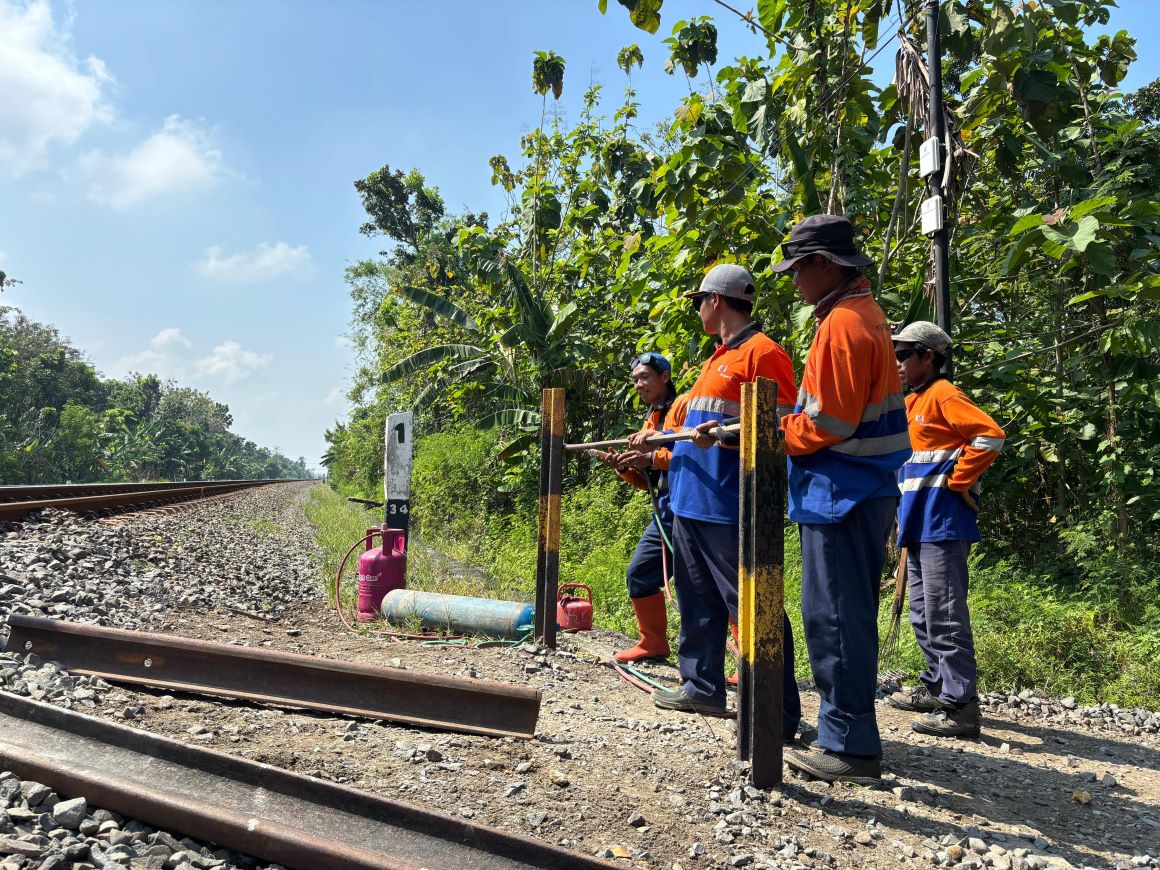 KAI Daop 4 Semarang Tutup Perlintasan Liar, 12 Kecelakaan Masih Mengintai Jalur Kereta