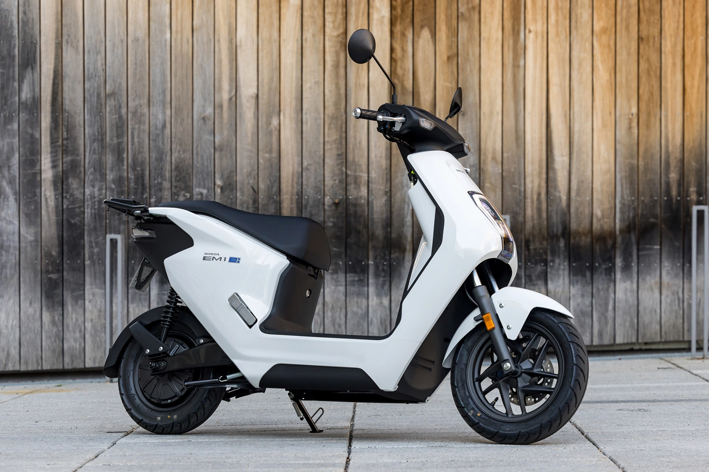Honda EM1 Makin Dilirik, Stylish Tapi Hemat dan Nyaman Untuk Rutinitas Kota