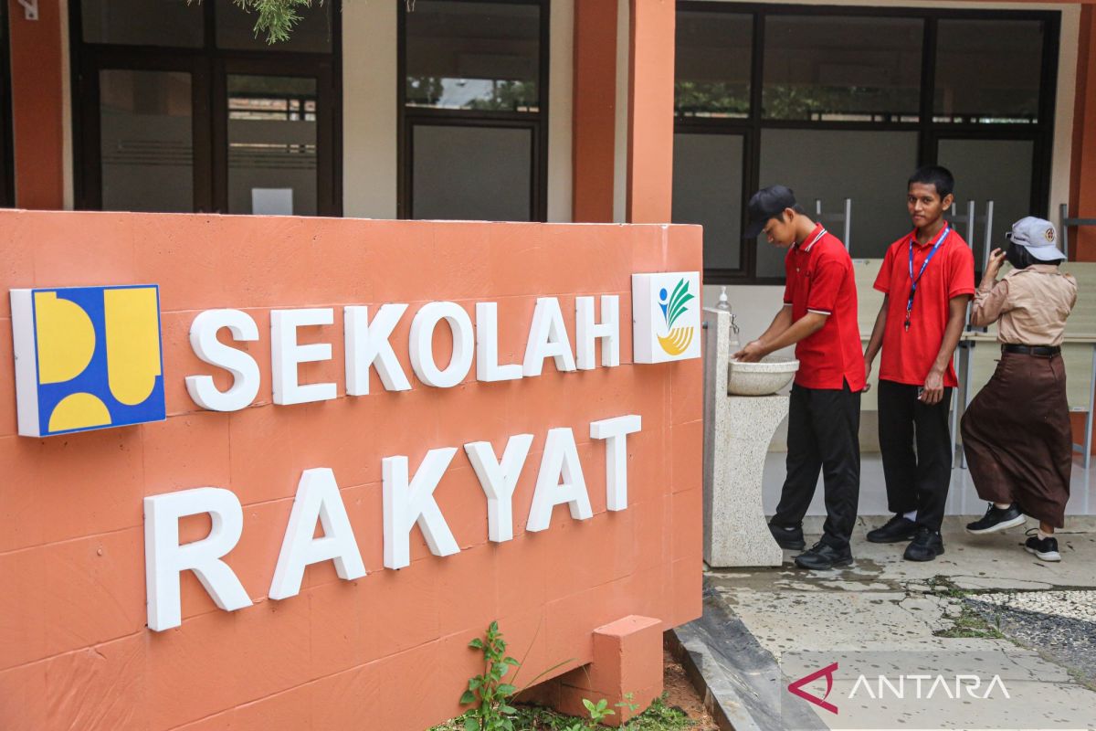 Sekolah Rakyat Tak Cuma Sekolah, Mensos Dorong Keluarga Keluar Dari Kemiskinan