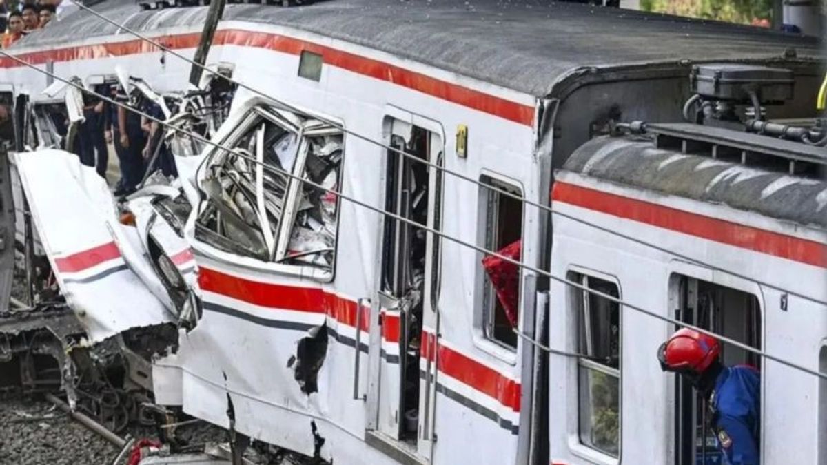 Kelalaian Sopir Green SM Picu Tragedi KRL, 16 Tewas Dan 90 Luka-Luka di Bekasi