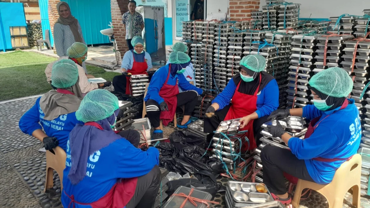 MBG Serap 1,28 Juta Pekerja, Dari Dapur ke UMKM Lokal Sama-Sama Bergerak