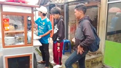 Persib Hattrick Juara, Bubur Gratis Seharian Di Sukabumi Dari Nazar Seorang Bobotoh