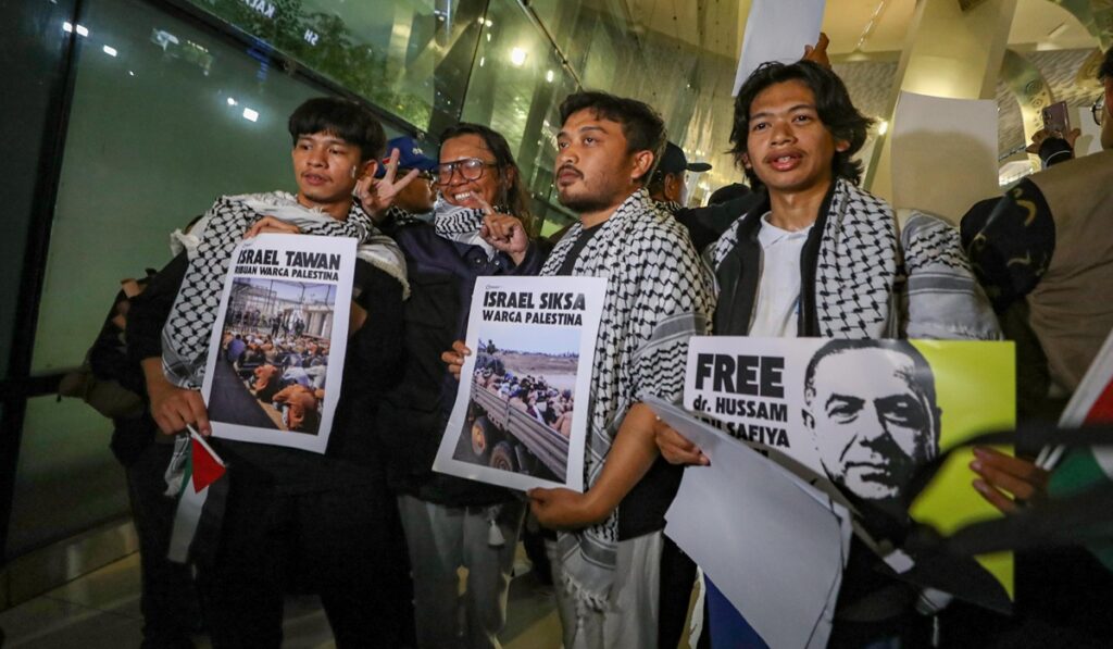 DPR Apresiasi Turki, Mesir, Dan Yordania, 9 WNI Akhirnya Pulang Dengan Selamat