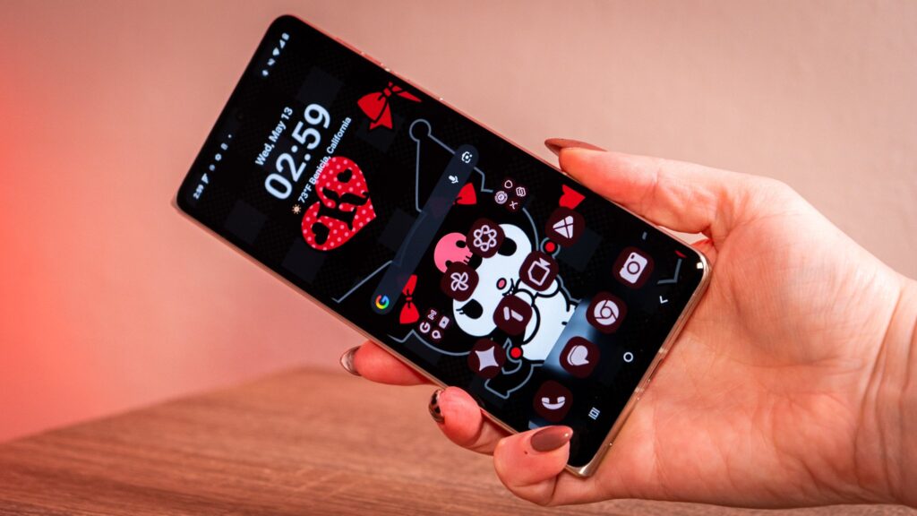 Motorola Razr Fold Tak Mau Menunggu Lama, Cas 80W dan Nirkabel 50W Jadi Andalan