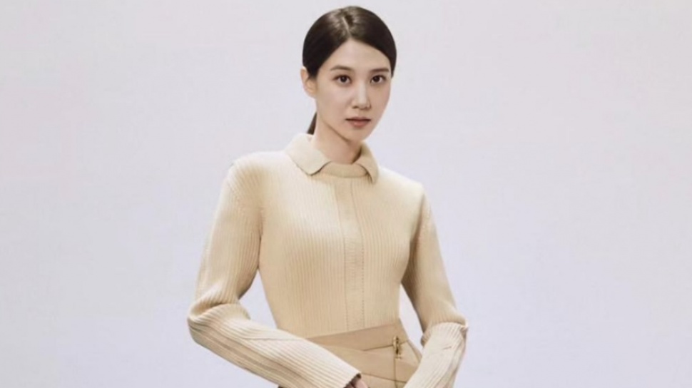 4 Gaya OOTD Chic Ala Park Eun Bin, Kantor Tetap Rapi Tapi Tak Pernah Membosankan