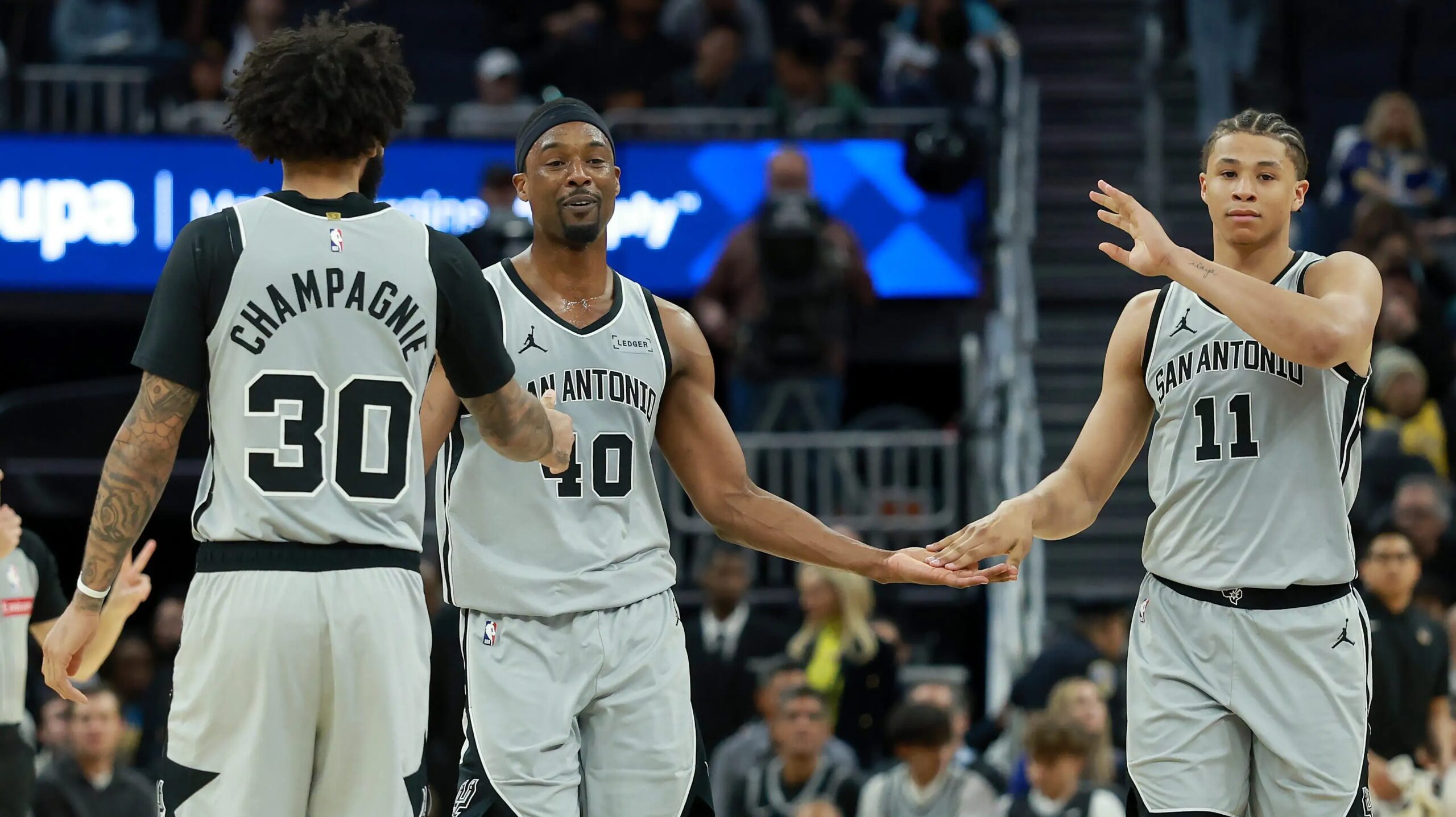 Spurs Dihadapkan Pada Keputusan $87 Juta, Lonjakan Julian Champagnie Memaksa Pilihan Sulit
