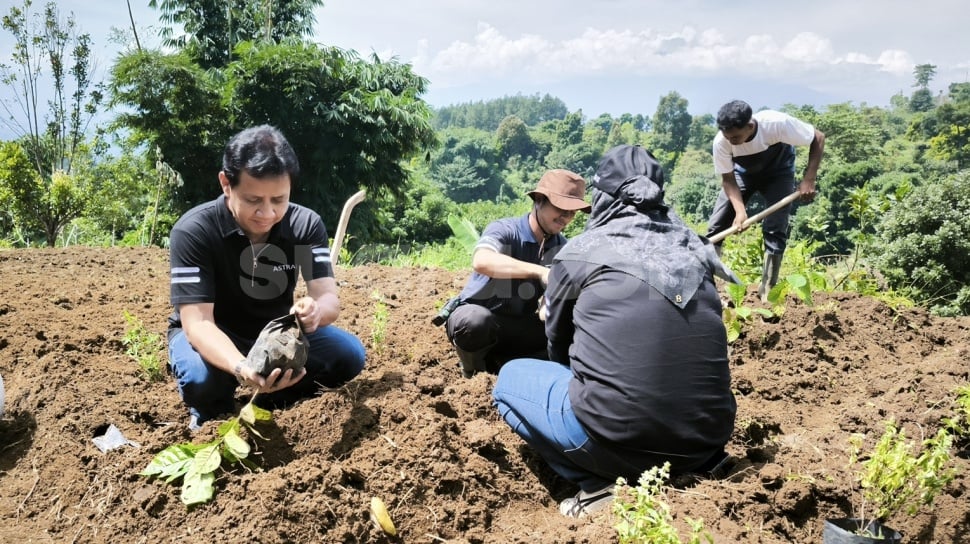 Saat Tambang Tiarap, Astra UD Trucks Tancap Gas ke Logistik On-Road