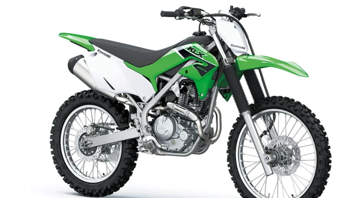 Kawasaki KLX Extreme 2026, Trail Ringan yang Membuat Jalur Sempit Terasa Lebih Mudah
