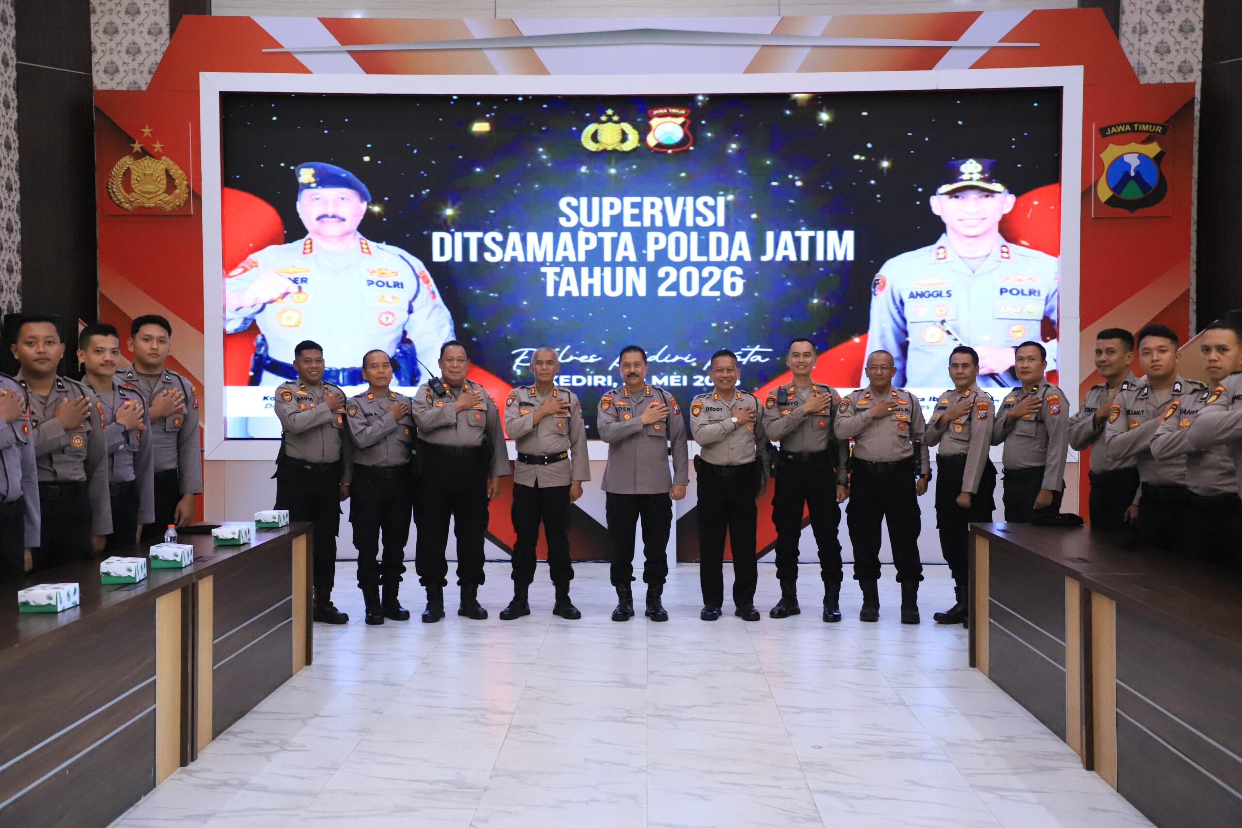 Polisi Diminta Tak Sekadar Hadir, Arahan Tegas Ditsamapta Polda Jatim di Kediri Kota