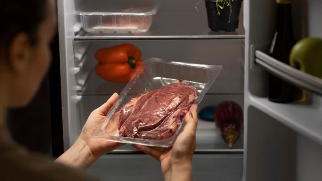 5 Kesalahan Simpan Daging Kurban Yang Bikin Cepat Busuk, Bukan Cuma Soal Masuk Kulkas
