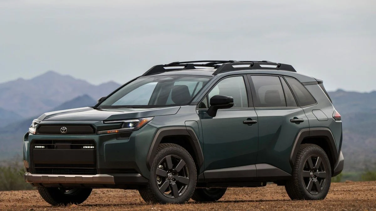 Toyota RAV4 PHEV 2026 Makin Sulit Diabaikan, Desain Baru dan Hybrid Lebih Efisien