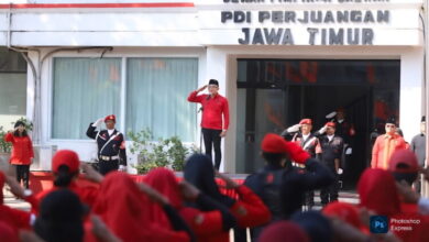 PDIP Jatim Rayakan Harlah Pancasila, Tukang Becak dan Satgas Dapat Jatah Tumpeng Pertama