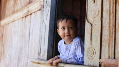 5 Cara Biar Anak Tetap Tenang Saat Menginap Tanpa AC, Tak Perlu Drama Gerah