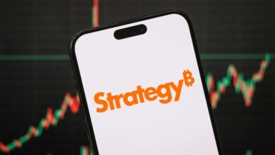 MSTR Terperosok Saat Bitcoin Melemah, Sentimen Ritel Anjlok Ke Level Terburuk Tahun Ini