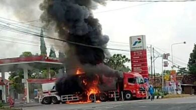 Larangan Main Ponsel Di SPBU Bukan Karena Sinyal, Ini Penjelasan Ahli