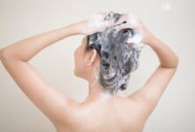 5 Kesalahan Keramas Yang Diam-Diam Bikin Rambut Cepat Lepek, Nomor 5 Paling Sering Terjadi