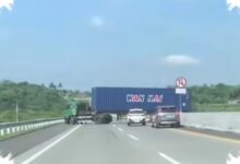 Truk Trailer Putar Balik Di Tol Semarang-Solo, Denda Ganda Dan Tilang Sudah Menanti