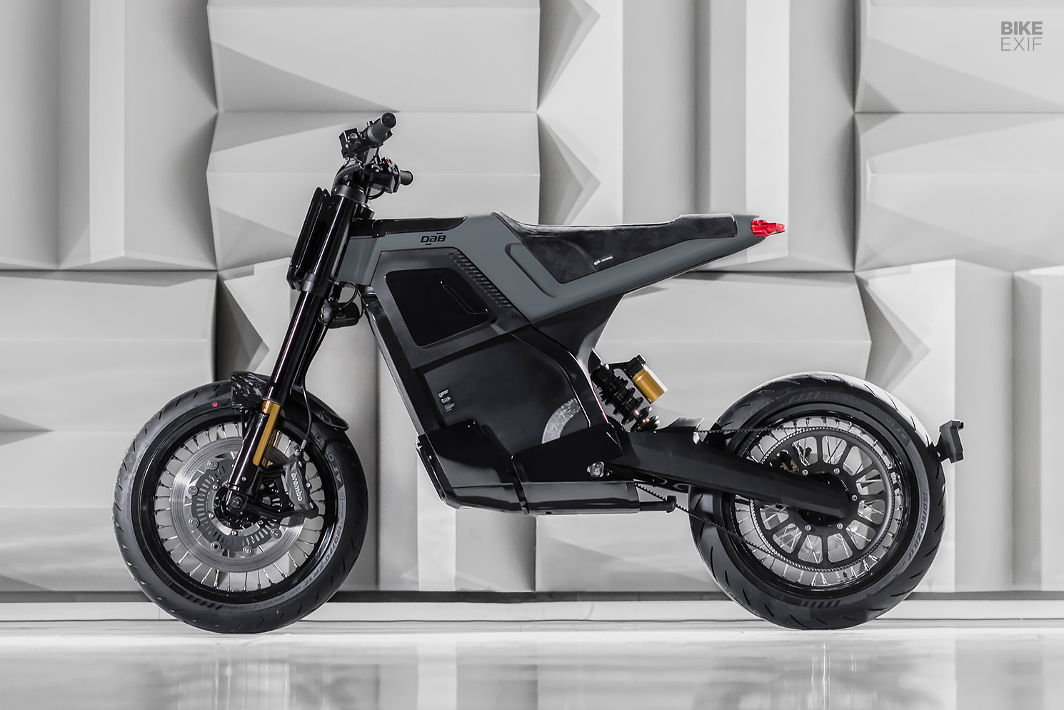 Modifikasi Motor Listrik Kini Tak Perlu Ekstrem, Gaya Minimalis Futuristik Lebih Digemari