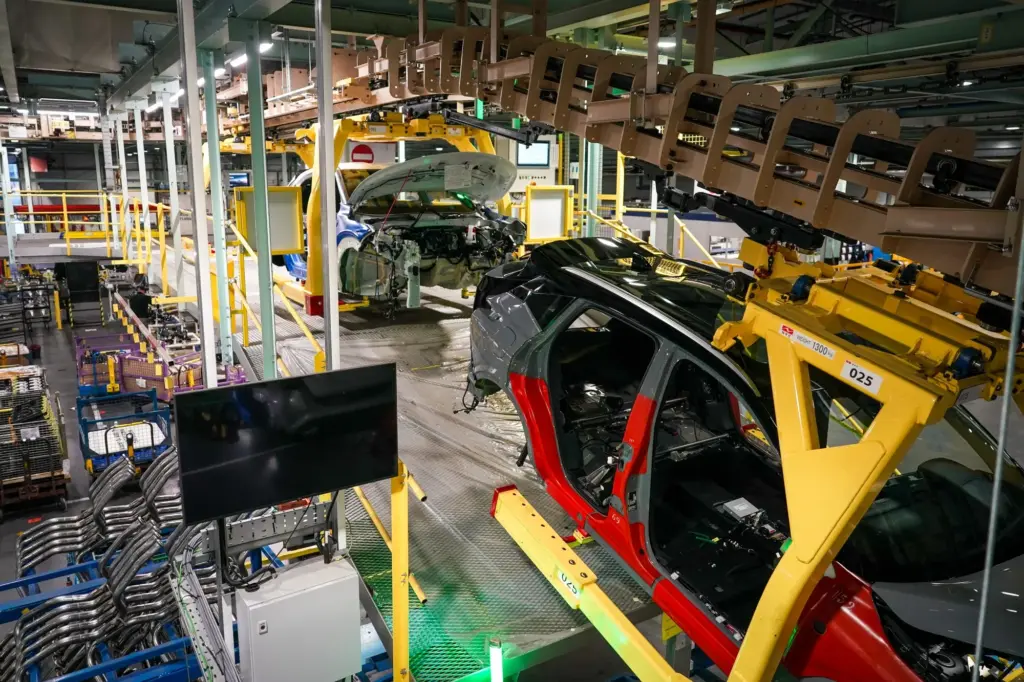 Chery Masuk Pabrik Nissan Inggris, Sinyal Baru Serbuan Mobil China ke Eropa