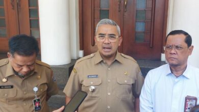 Farhan Pasang Rem Politik Bandung, Pelayanan Publik dan Pembangunan Tak Boleh Terganggu